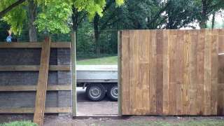 Het maken van een tuinpoort  in een bestaande tuin muur